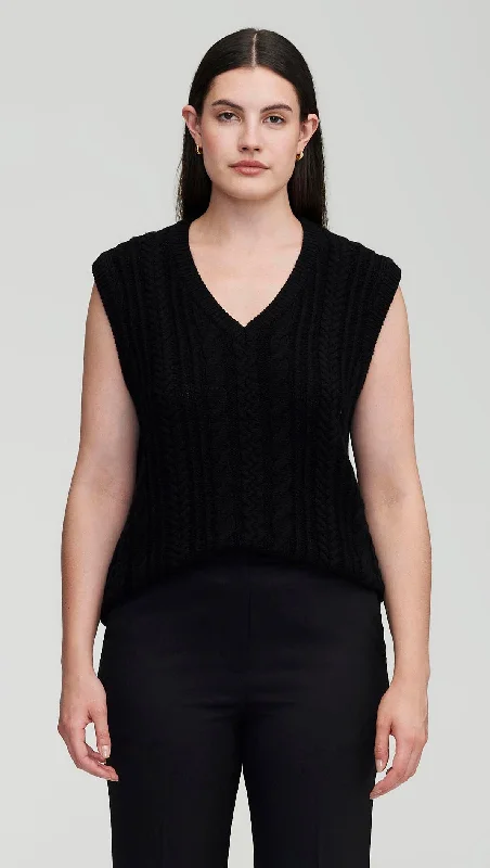 Cable Boyfriend Vest in Merino Wool | Black